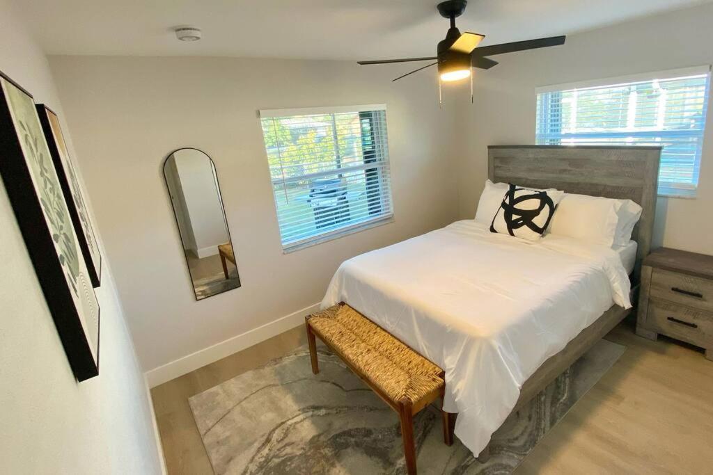 Waterfront Gulf Gateway: Pool/Dock/Grill/Gameroom 포트 마이어스 외부 사진